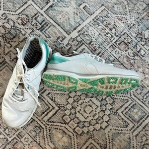 FootJoy Women's White and Teal Pro SI golf Shoes